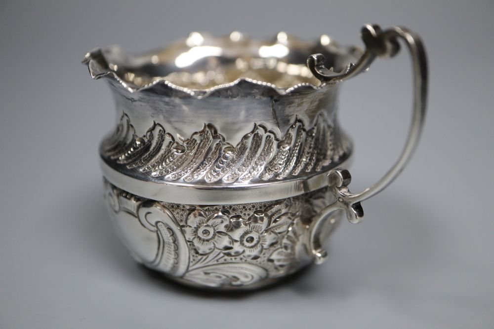 Two late Victorian silver cream jugs, tallest 79mm, gross 4.5 oz.